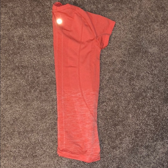 Lululemon swiftly tech short sleeve crew - Picture 2 of 3